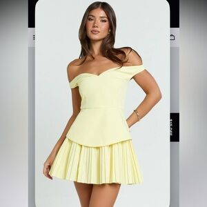 Showpo IZARA MINI DRESS
Off Shoulder Pleated Dress in Lemon